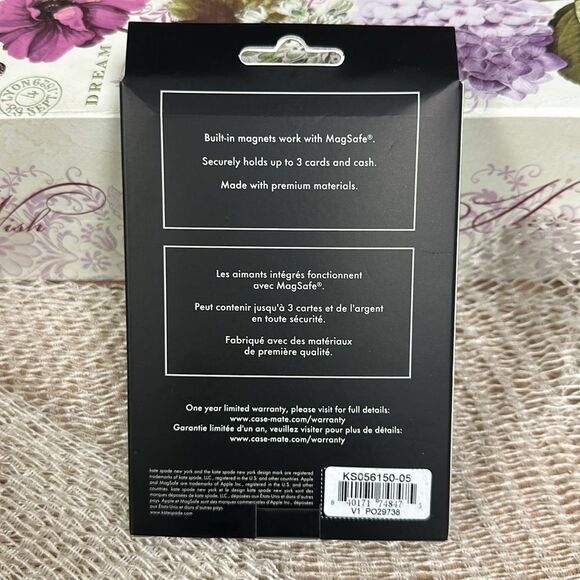 kate spade x Target Navy Strawberry Dotted Magnetic Cell Wallet MagSafe - Picture 11 of 14